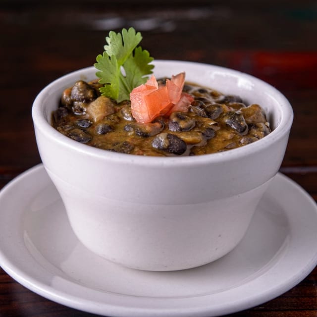Frijoles negros.