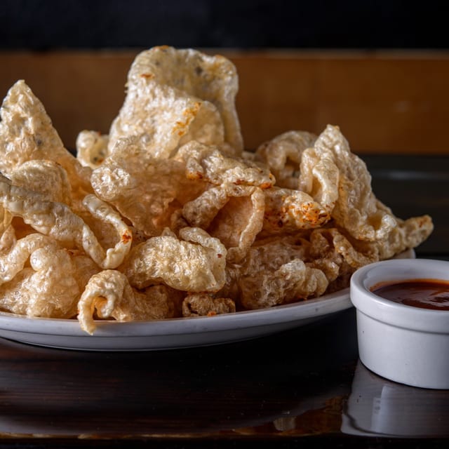 Chicharrones con Salsa Roja.